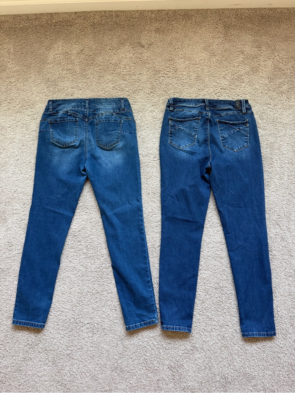 GUC 2 Pair Women’s Dark Blue Stretch Skinny Jeans size 13 - Picture 3 of 6